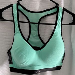 Victoria Secret Sports Bra 34B